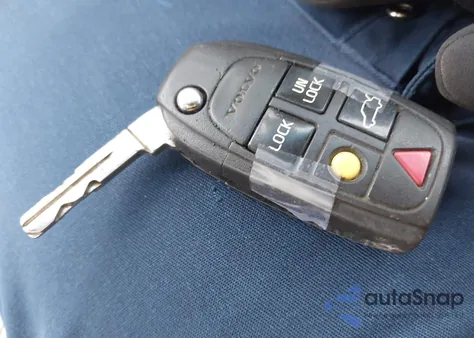 2004 Volvo V70 2.4 z USA, uszkodzony, nr VIN YV1SW61T442409674